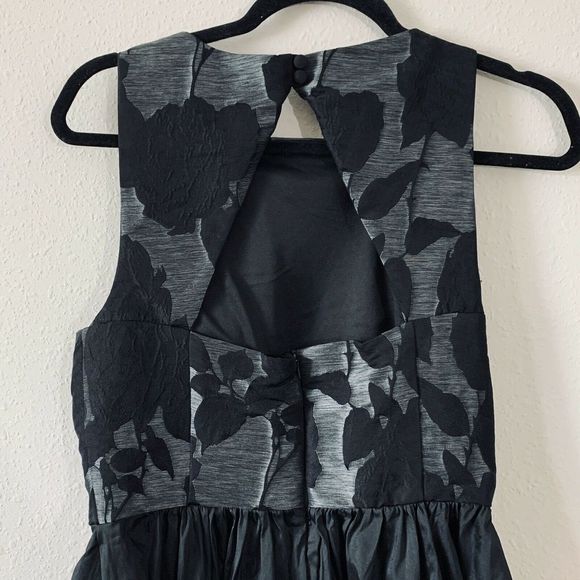 Eva Franco Brighton Metallic Knit Flower Dress - Picture 6 of 7